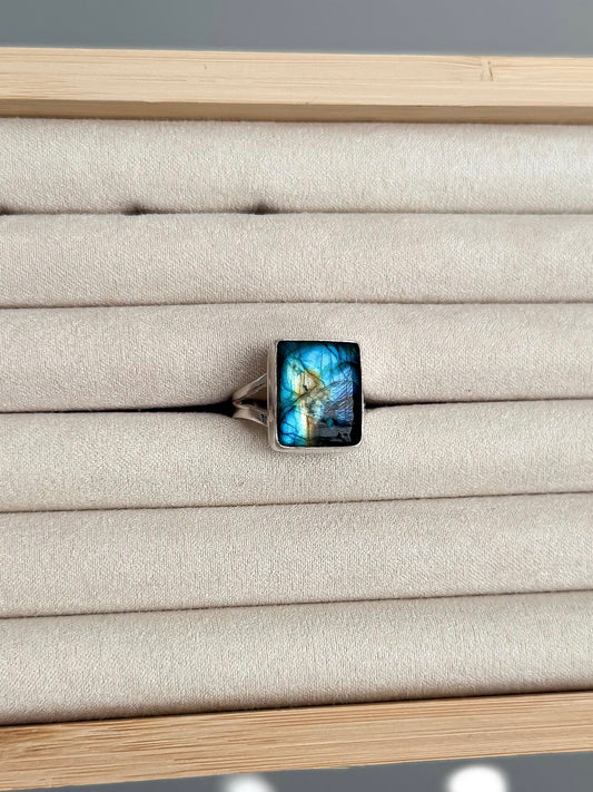 Aurora Ring - Size 7.5